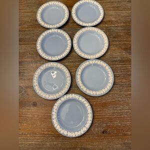 SET OF (7) WEDGWOOD ETURIA BARLASTON QUEENSWARE CREAM ON BLUE 6” PLATES